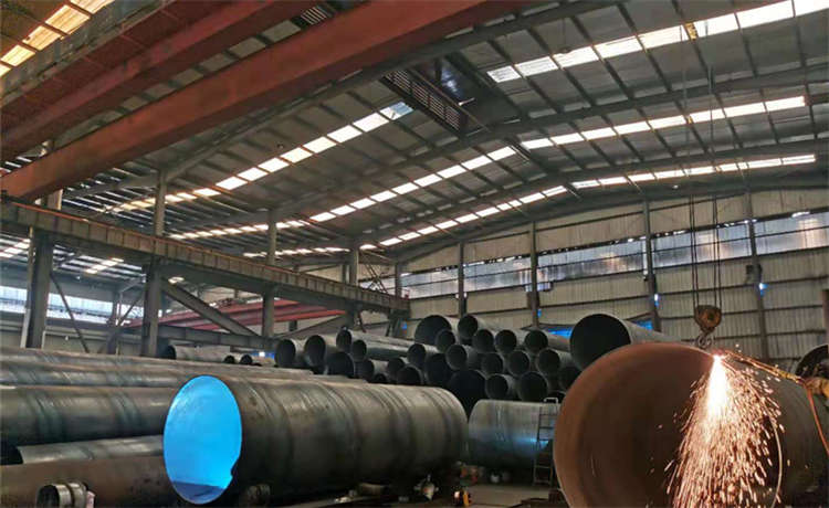 16螺旋管廠家，1424螺旋鋼管，鋼材場(chǎng)377mm螺旋焊管，426螺旋鋼管